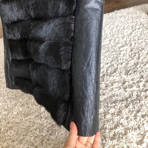 Real Fur Vest (leather and fur) - Picture 4 of 7
